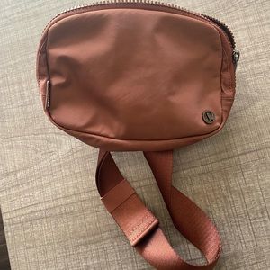 Lululemon everywhere belt bag. Ancient copper